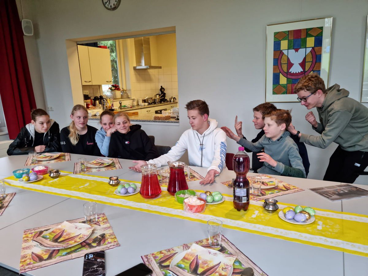 Het brood is de weg gerolde steen van het graf - Paaschallenge tienerkerk 2023