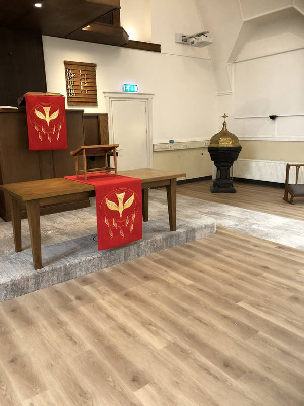 Nieuwe vloer en stoelen 2021-02-18