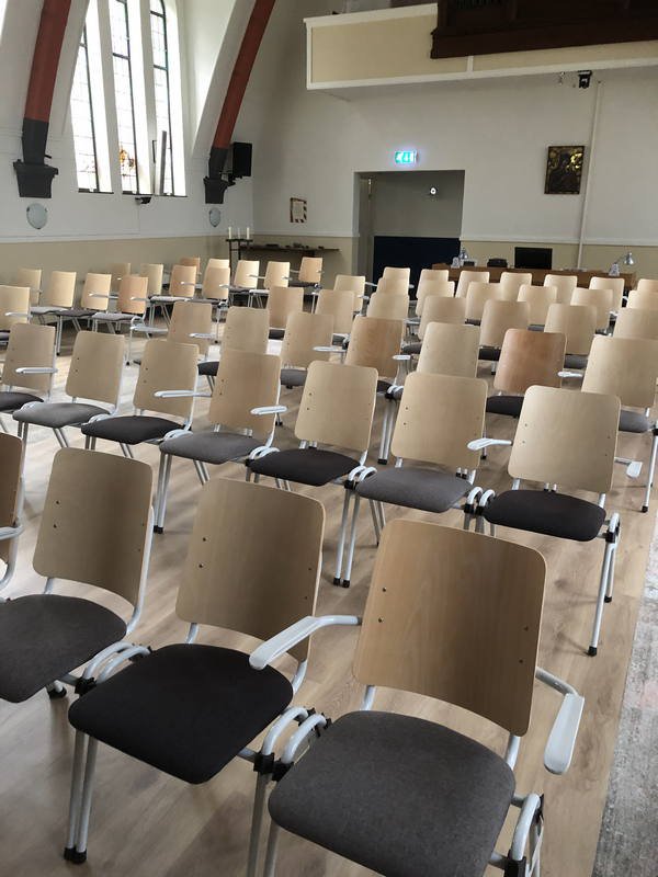 Nieuwe vloer en stoelen 2021-02-18